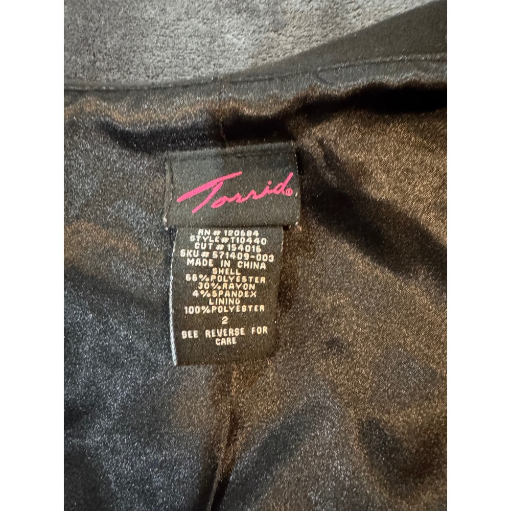 Y2K Torrid Black Tuxedo Vest Size 2 Satin Shawl Collar Lace Up Back Goth - Picture 3 of 6